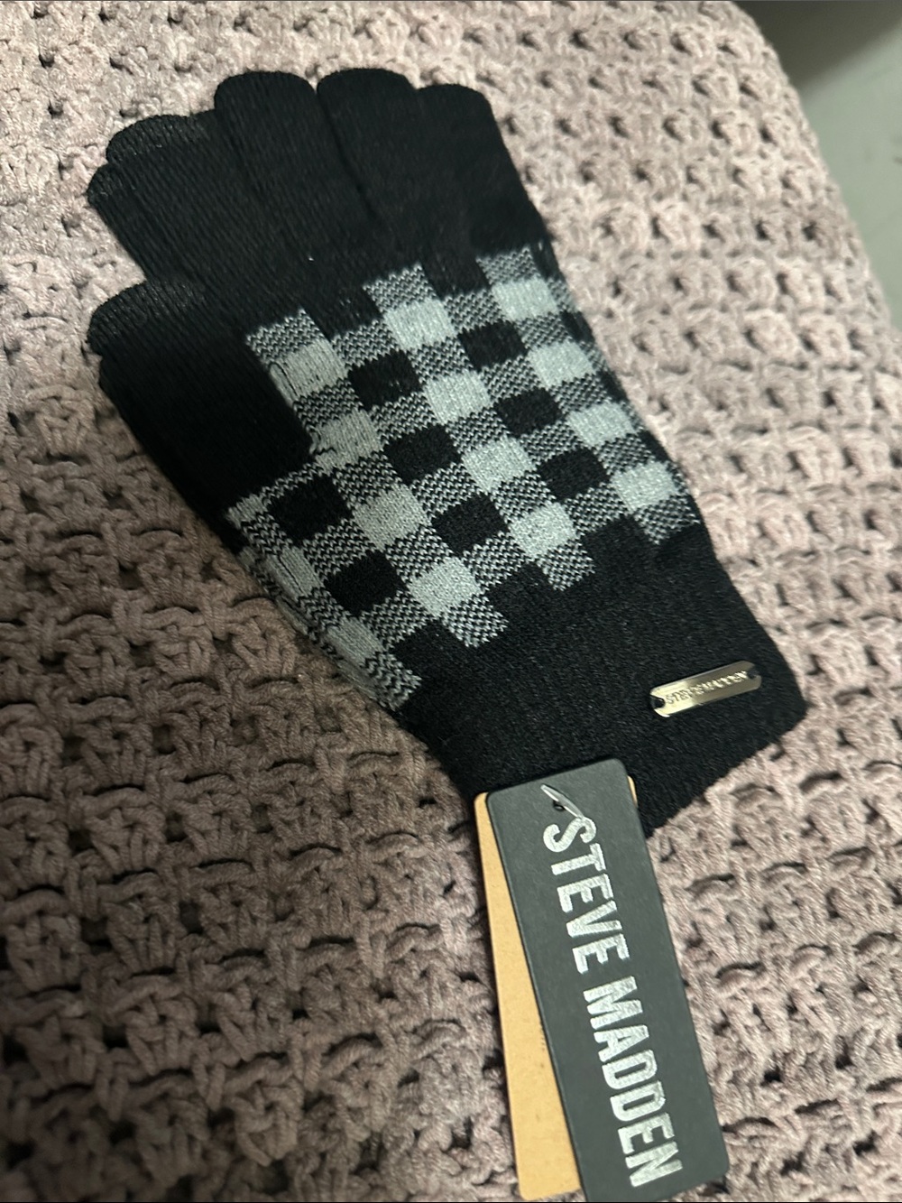Steve Madden Men’s Black and Gray Check Knit Gloves
